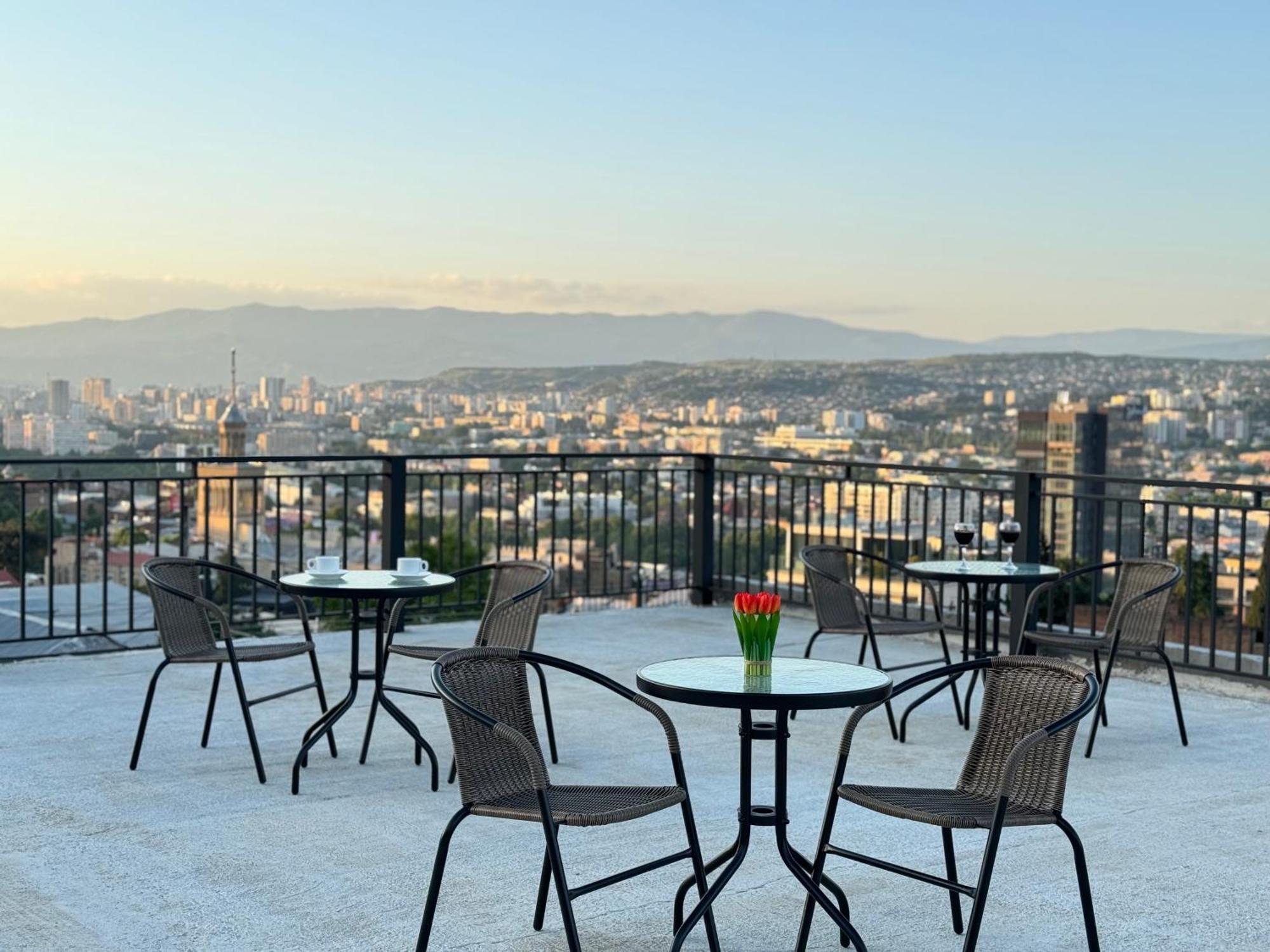 Brothers Apartments With Terrace In Old Tbilisi ภายนอก รูปภาพ