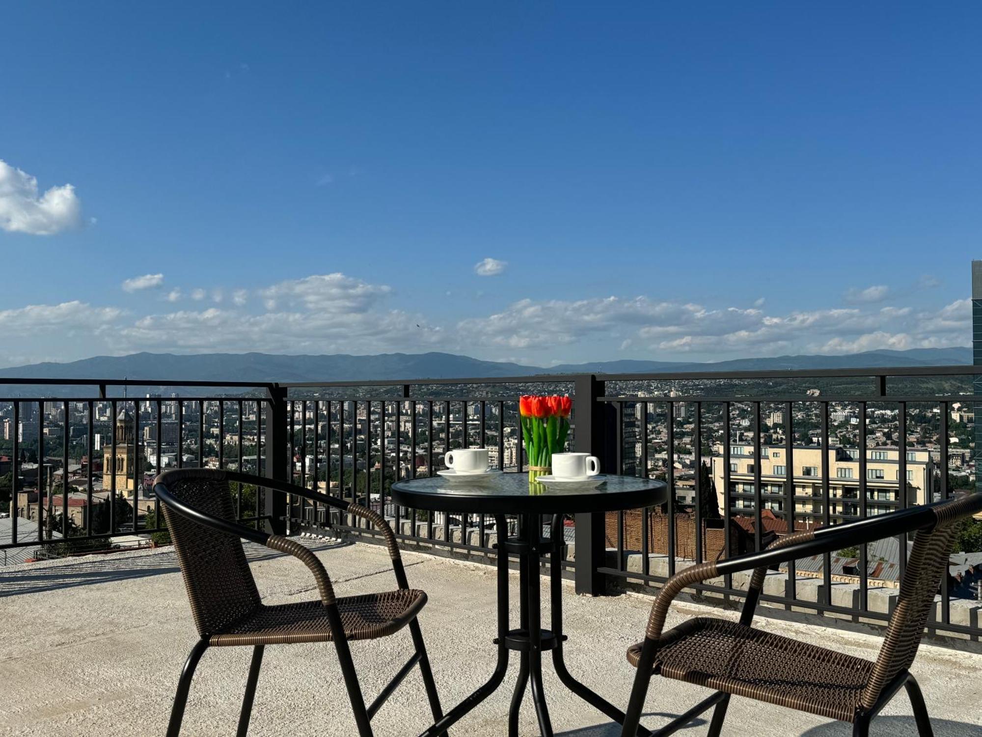 Brothers Apartments With Terrace In Old Tbilisi ภายนอก รูปภาพ