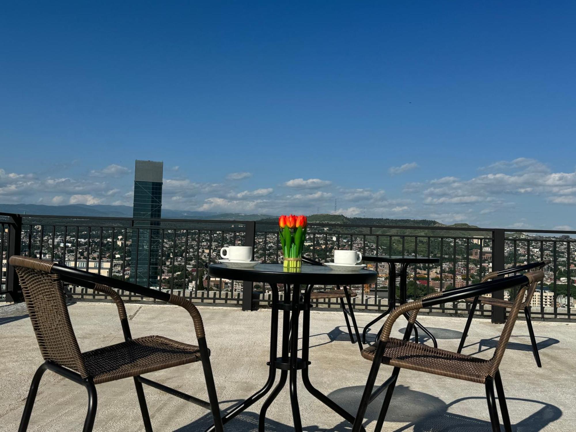 Brothers Apartments With Terrace In Old Tbilisi ภายนอก รูปภาพ