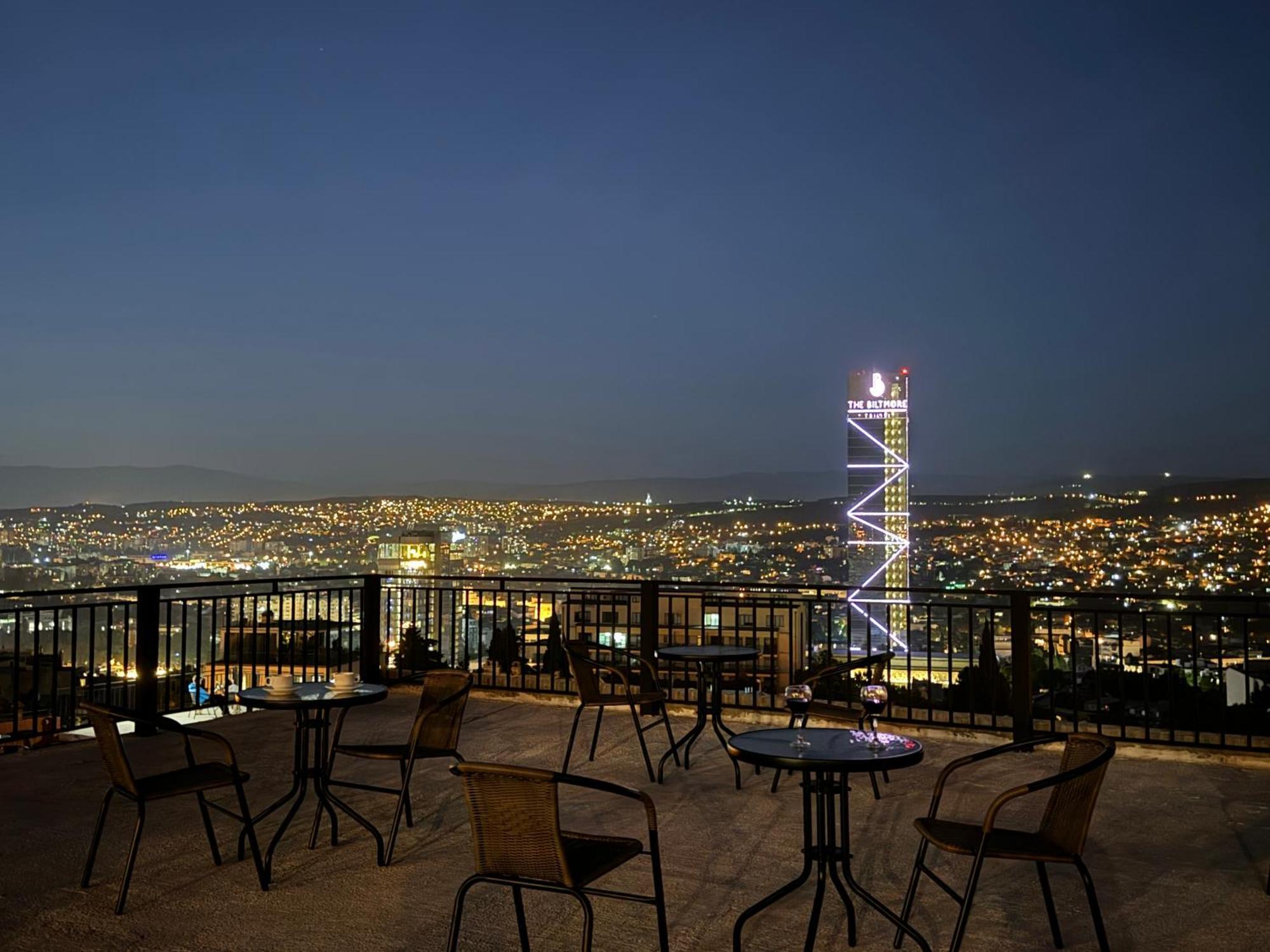 Brothers Apartments With Terrace In Old Tbilisi ภายนอก รูปภาพ